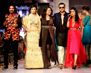 Bollywood-Maharana-Arvind-Singh-At-Rajasthan-Fashion-Week-6