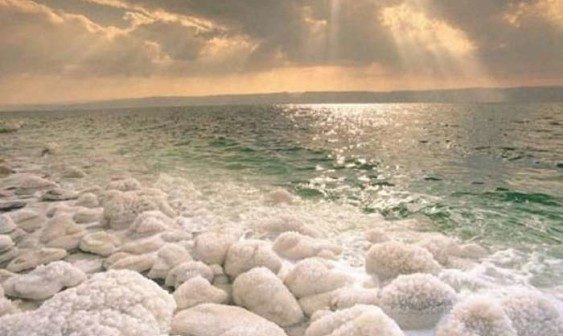 Ізраїльська косметика з мінералами Мертвого моря: чим відрізняється від звичайної?