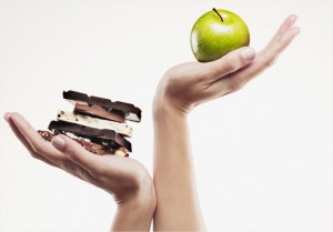 two-hands-temptating-diet-f